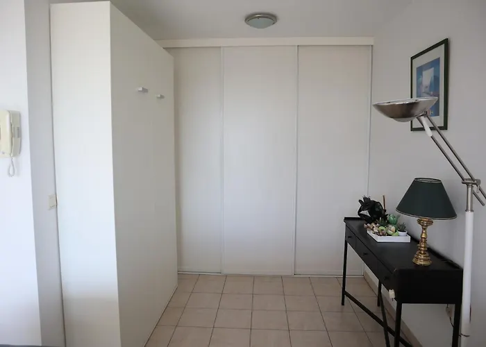 In Near Marina Lejlighed